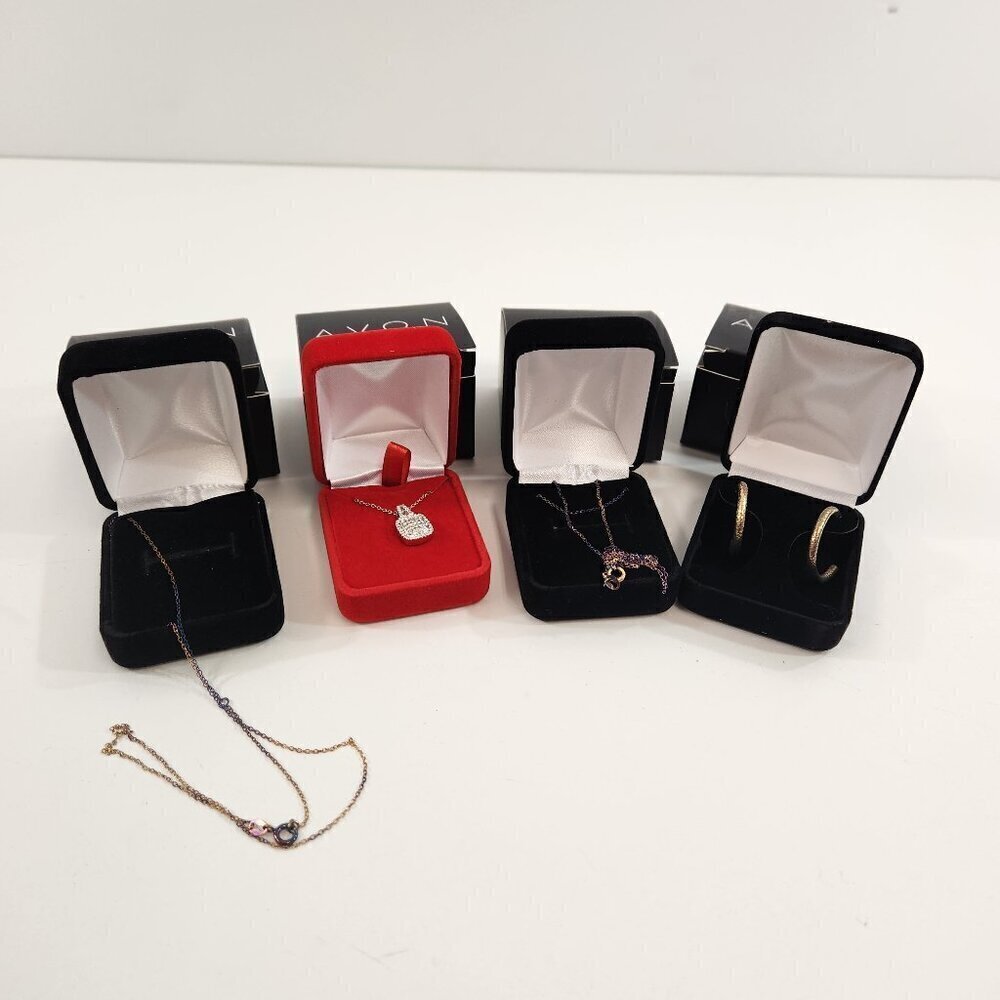 AVON 18K & Platinum Plated Jewelry Bundle Necklaces Earrings